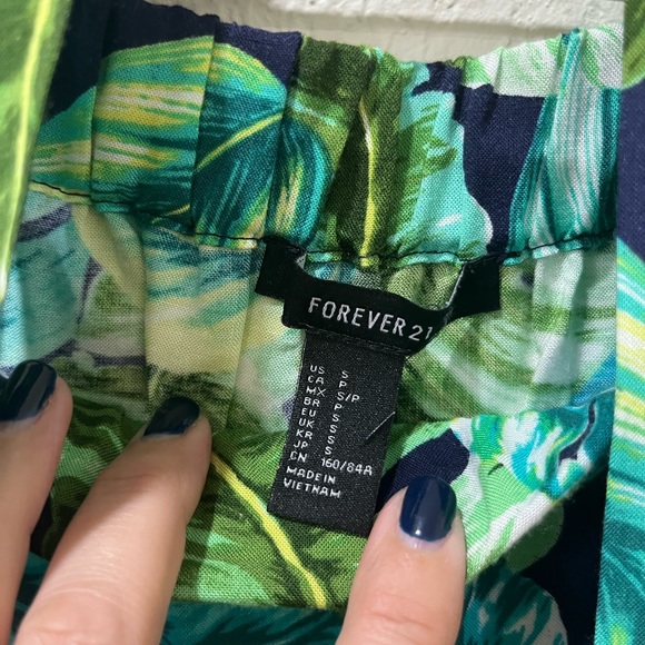 Beautiful palm print mini dress with ruffles - Picture 3 of 3